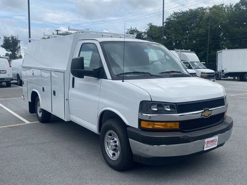 New 2025 Chevrolet Express 3500 w/ Power Convenience Package image 2