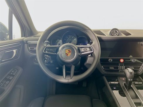 New 2026 Porsche Macan image 25