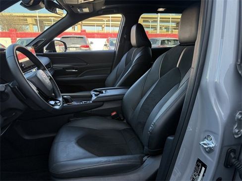 Used 2025 Toyota Grand Highlander AWD Hybrid image 28