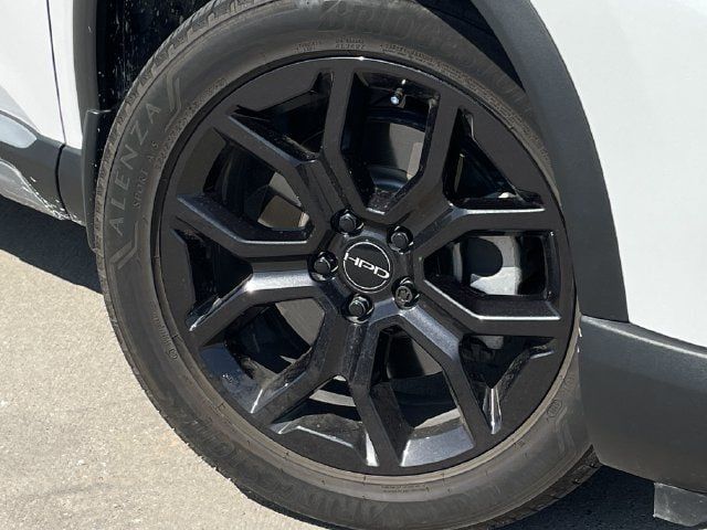 Used 2025 Honda Pilot Touring image 10