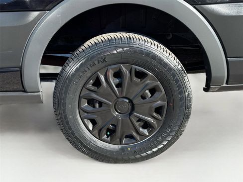 Used 2024 Ford Transit 350 XLT image 30
