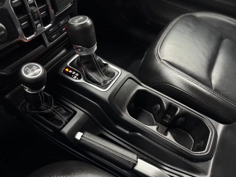 Used 2023 Jeep Wrangler Unlimited Sahara w/ Cold Weather Group image 27