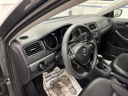 Used 2018 Volkswagen Jetta Wolfsburg Edition image 19