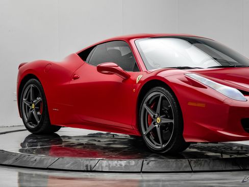 Used 2015 Ferrari 458 Italia Coupe RWD image 32