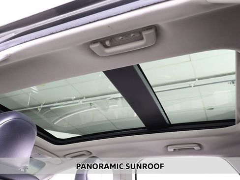 Used 2016 Ford Edge Titanium w/ Equipment Group 302A image 4