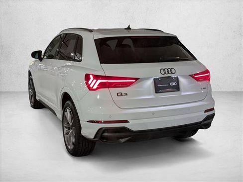 Used 2025 Audi Q3 2.0T Premium image 8