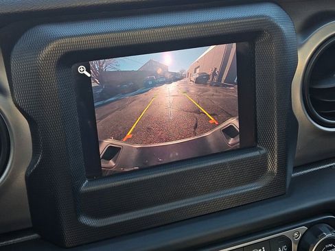 Used 2020 Jeep Gladiator Sport w/ Quick Order Package 24S image 17