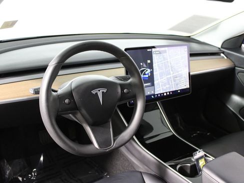 Used 2020 Tesla Model 3 Long Range image 8