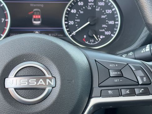 Used 2025 Nissan Sentra SV image 20