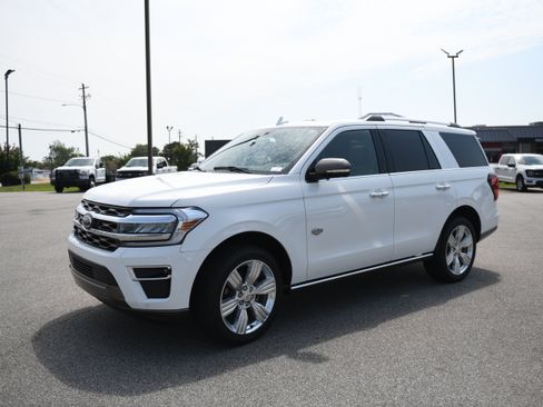 Used 2024 Ford Expedition King Ranch RWD image 4