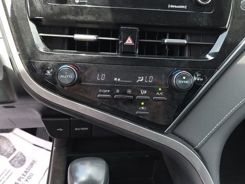 Used 2024 Toyota Camry SE FWD image 19