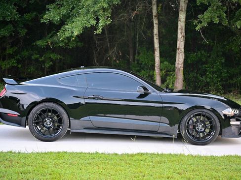 Used 2019 Ford Mustang GT Premium w/ GT Performance Package RWD image 10