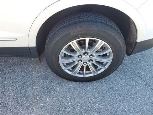 Used 2017 Cadillac XT5 Luxury image 8