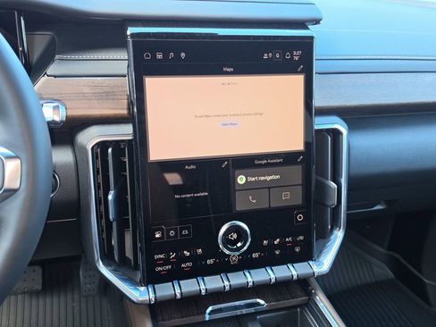 New 2026 GMC Acadia Denali Ultimate w/ LPO, Floor Liner Package AWD/4WD image 18