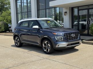 New 2025 Hyundai Venue Limited video 2