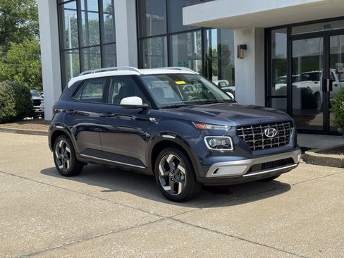 New 2025 Hyundai Venue Limited image 2