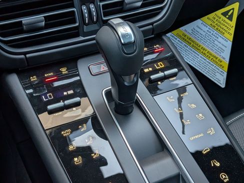 New 2026 Porsche Macan GTS image 21