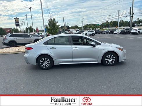 Used 2021 Toyota Corolla LE w/ Carpet Mat Package (TMS) FWD image 6