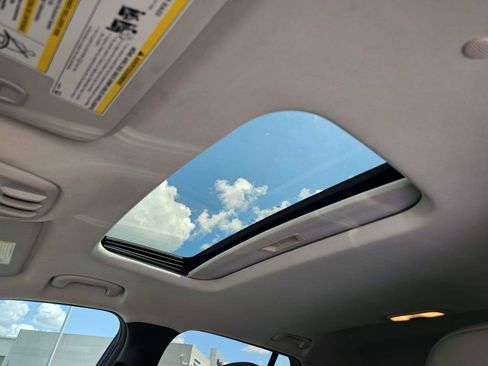 Used 2025 Chevrolet Trax ACTIV w/ Sunroof Package FWD image 18