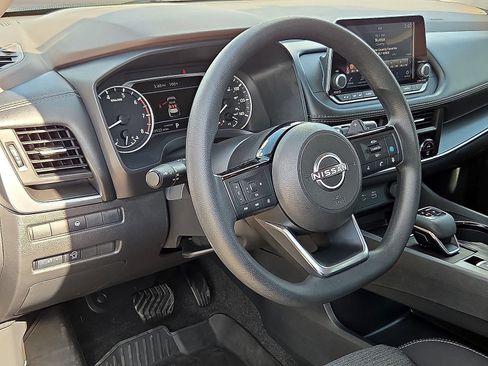 Used 2023 Nissan Rogue SV FWD image 14