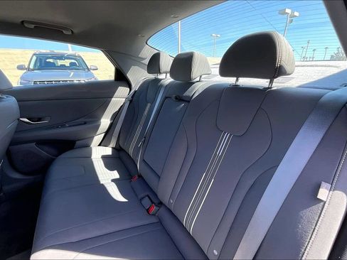 Certified 2025 Hyundai Elantra SEL FWD image 15