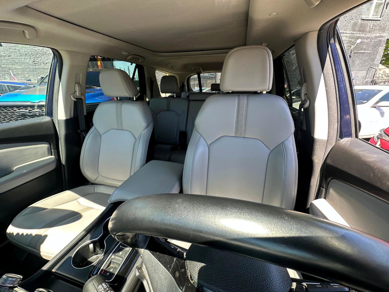 Used 2025 Honda Pilot Touring image 25