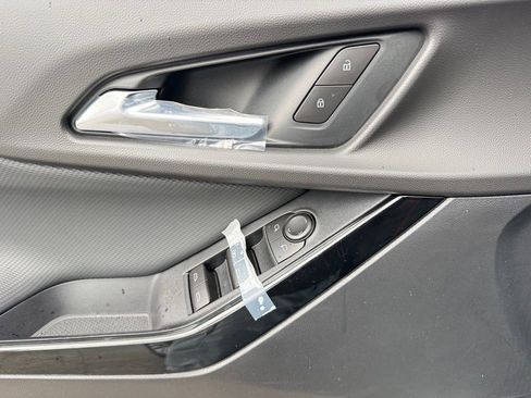 New 2026 Chevrolet Equinox LT w/ Convenience Package II FWD image 28
