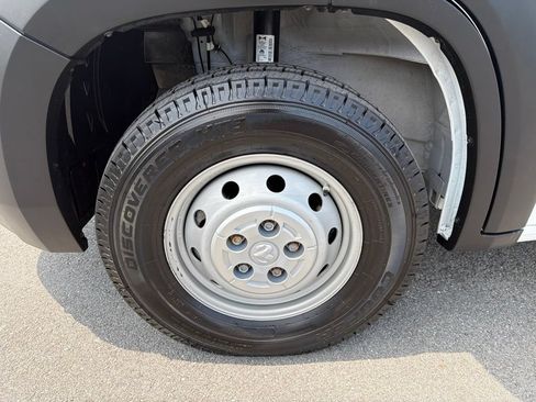 Used 2023 RAM ProMaster 2500 w/ Advance Safety Group (B) FWD image 18