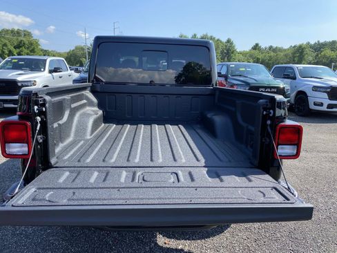 New 2026 Jeep Gladiator Sport AWD/4WD image 5