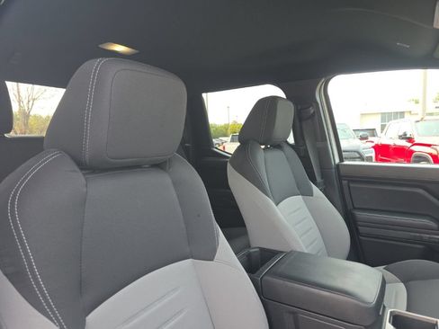 Certified 2025 Toyota Tacoma TRD Sport AWD/4WD image 11