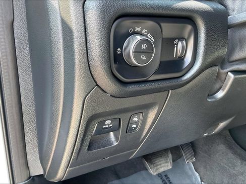 Used 2022 RAM 1500 Big Horn AWD/4WD image 12