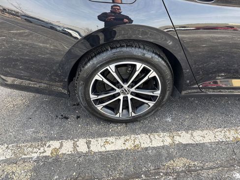 Used 2025 Volkswagen Jetta Sport image 32