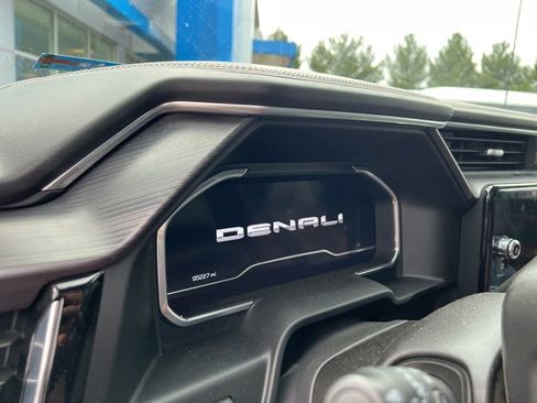 Used 2024 GMC Sierra 2500 Denali Ultimate AWD/4WD image 13