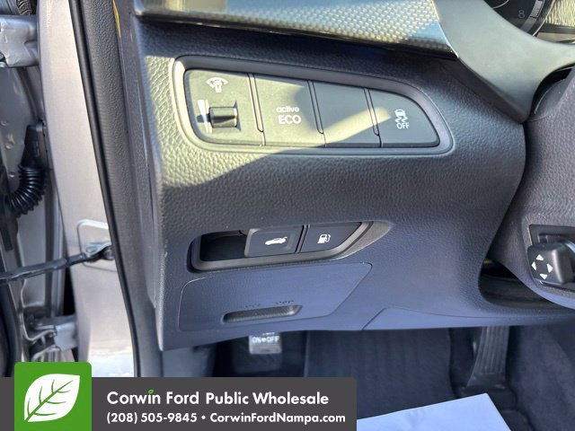 Used 2014 Hyundai Azera Limited w/ Option Group 02 FWD image 14