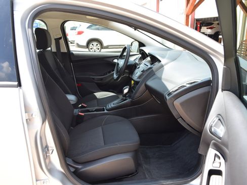 Used 2017 Ford Focus SE image 14