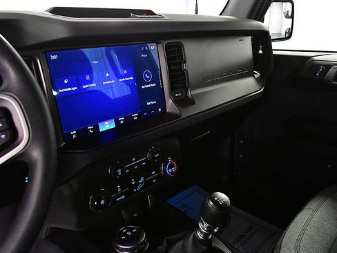 Used 2025 Ford Bronco 4-Door AWD/4WD image 19