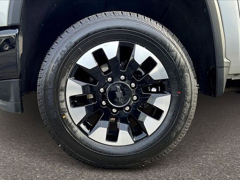 Used 2020 Chevrolet Silverado 2500 Custom w/ Custom Value Package image 25