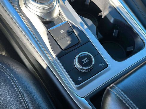 Used 2022 Ford Explorer Limited w/ Equipment Group 301A image 32