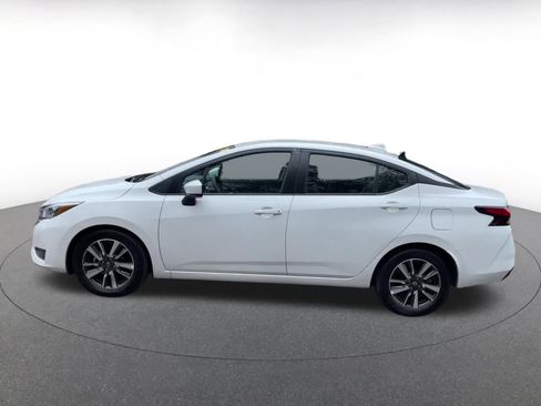 Used 2025 Nissan Versa SV image 8