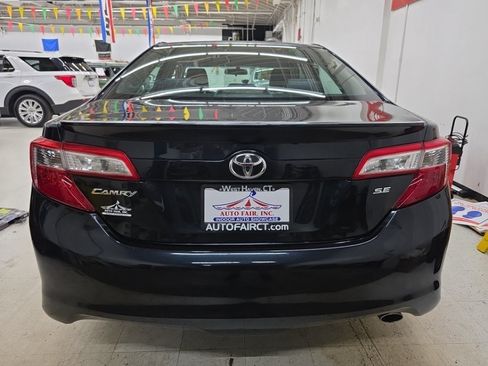 Used 2012 Toyota Camry SE FWD image 5