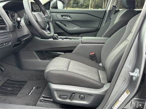 New 2026 Nissan Rogue SV image 10
