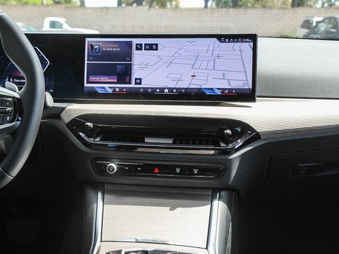 Certified 2025 BMW 330i Sedan image 13