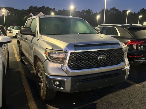 Used 2018 Toyota Tundra SR5 w/ TRD Off Road Package image 6