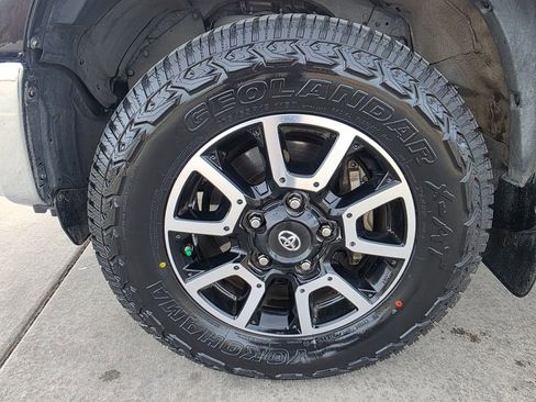 Used 2018 Toyota Tundra Limited image 32