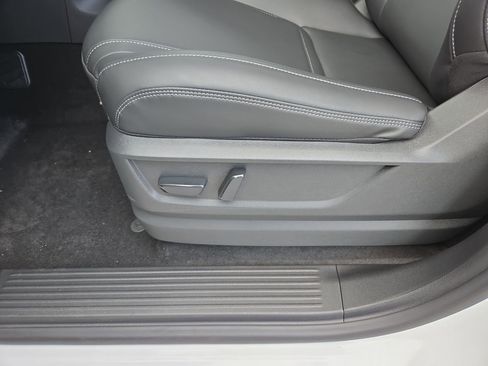 New 2026 Nissan Armada SV image 33