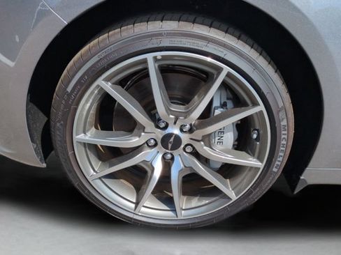 Certified 2025 Genesis G70 2.5T RWD image 10