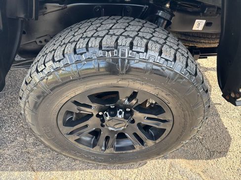 Used 2020 Toyota Tacoma SR AWD/4WD image 36