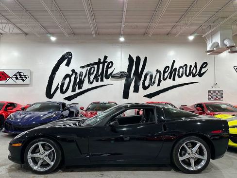 Used 2013 Chevrolet Corvette Coupe RWD image 2