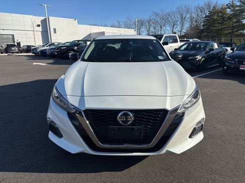 Used 2022 Nissan Altima 2.5 SR image 2