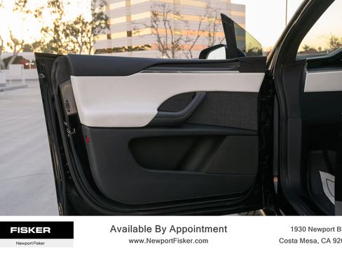 Used 2022 Tesla Model X Plaid image 13